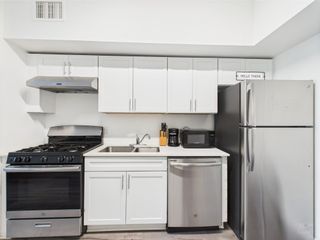 911 W 22nd ST 201, Austin, TX 78705
