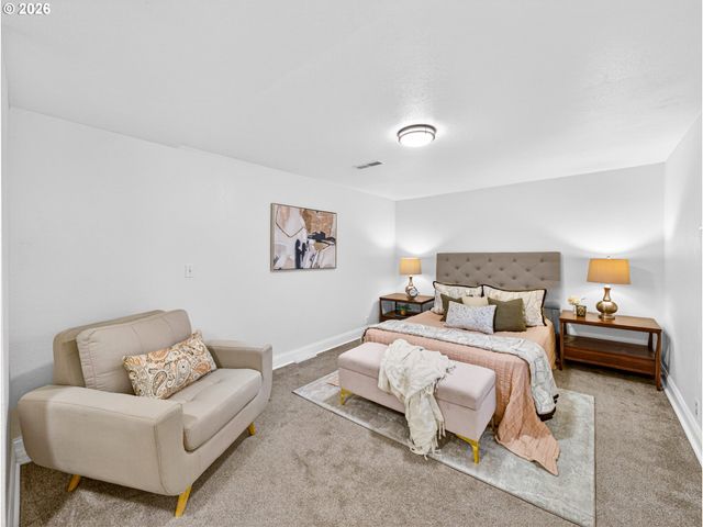 635 N TERRY St, Portland, OR 97217