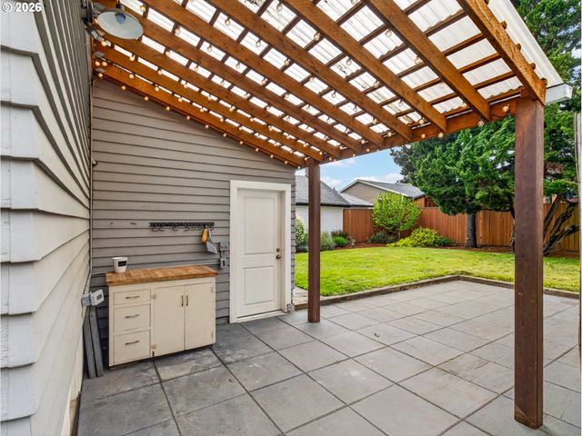 635 N TERRY St, Portland, OR 97217
