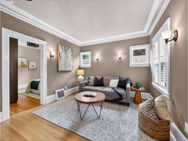 635 N TERRY St, Portland, OR 97217