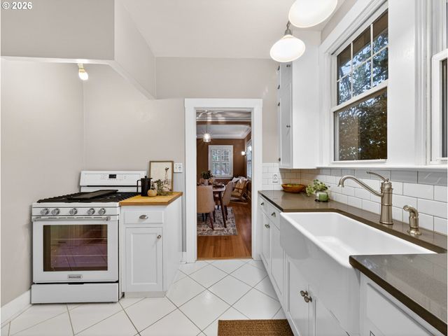 635 N TERRY St, Portland, OR 97217