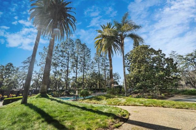 101 Alma Street 301, Palo Alto, CA 94301