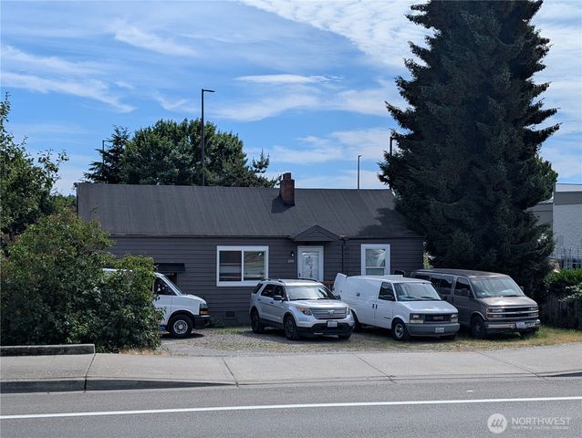 7009 NE 181st Street, Kenmore, WA 98028