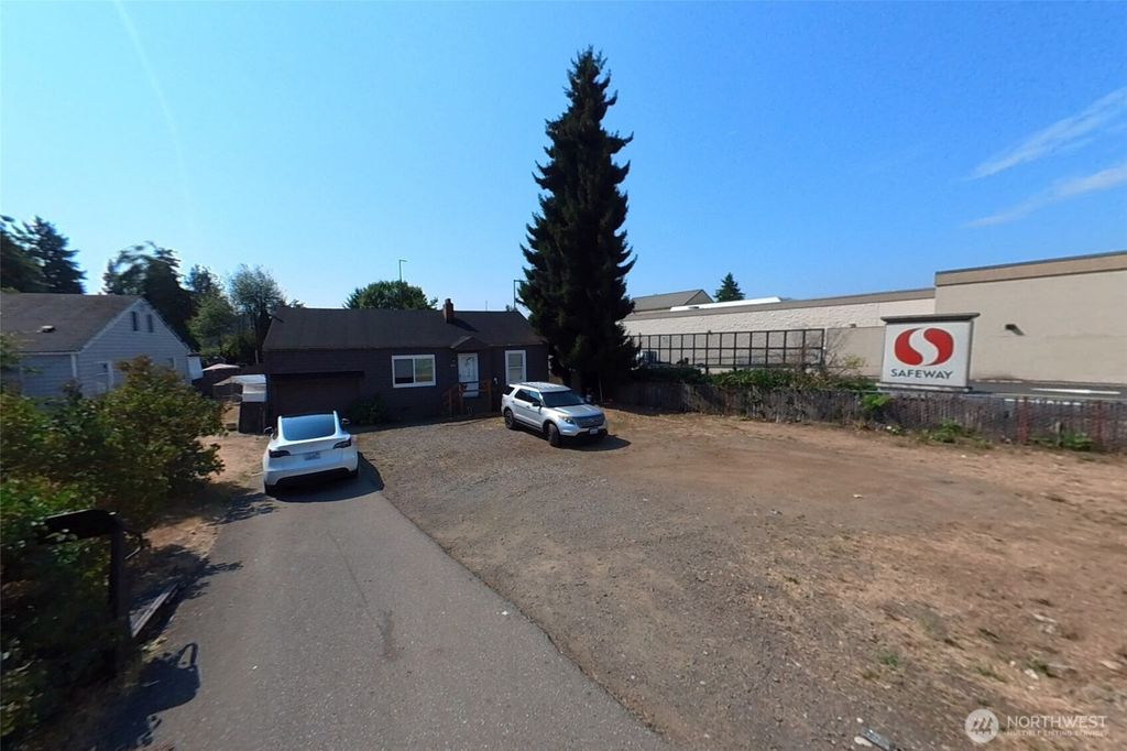 7009 NE 181st Street, Kenmore, WA 98028