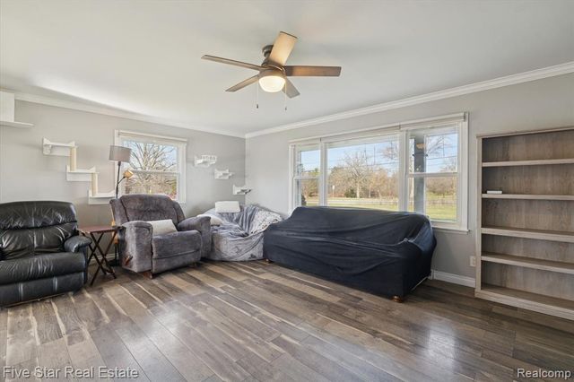 6024 E Holly Road, Holly, MI 48442