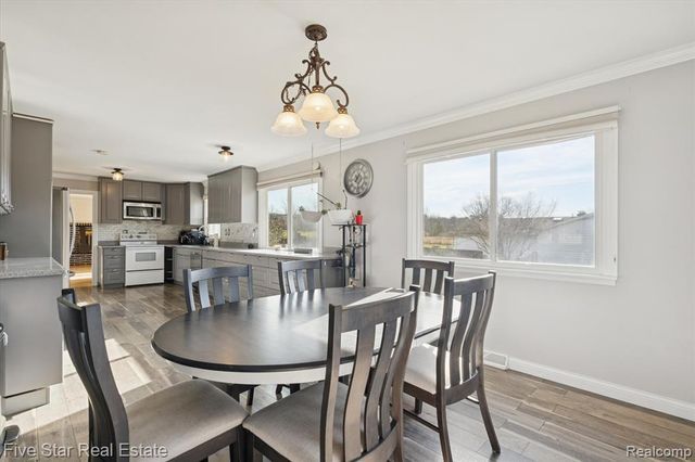 6024 E Holly Road, Holly, MI 48442