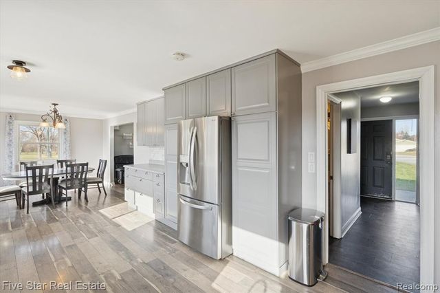 6024 E Holly Road, Holly, MI 48442