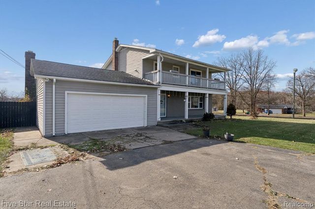 6024 E Holly Road, Holly, MI 48442