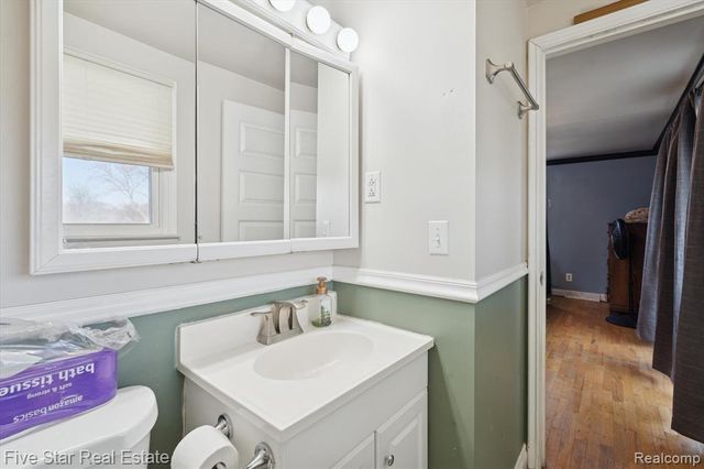 6024 E Holly Road, Holly, MI 48442