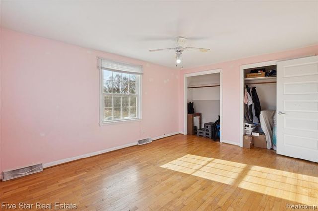 6024 E Holly Road, Holly, MI 48442