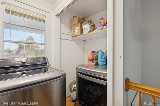 6024 E Holly Road, Holly, MI 48442