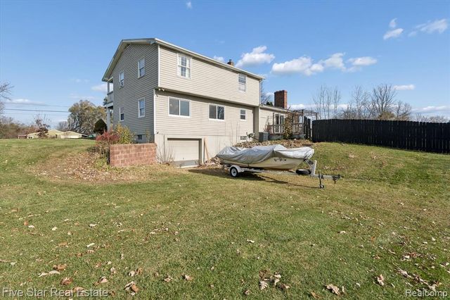 6024 E Holly Road, Holly, MI 48442