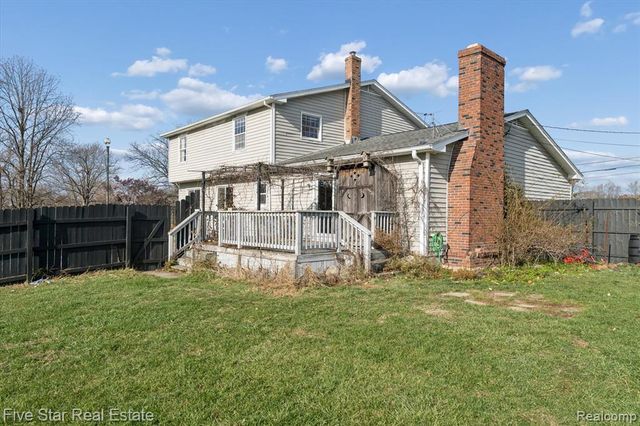 6024 E Holly Road, Holly, MI 48442