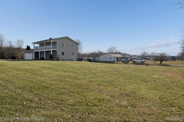 6024 E Holly Road, Holly, MI 48442