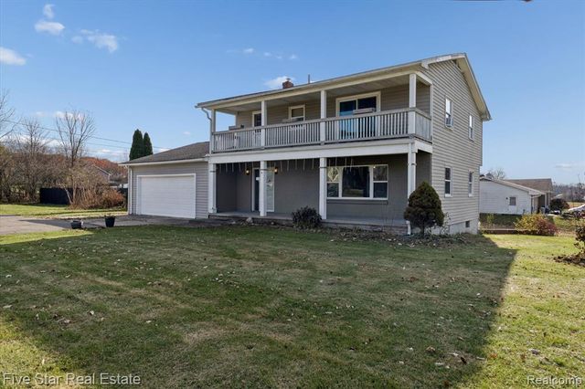 6024 E Holly Road, Holly, MI 48442