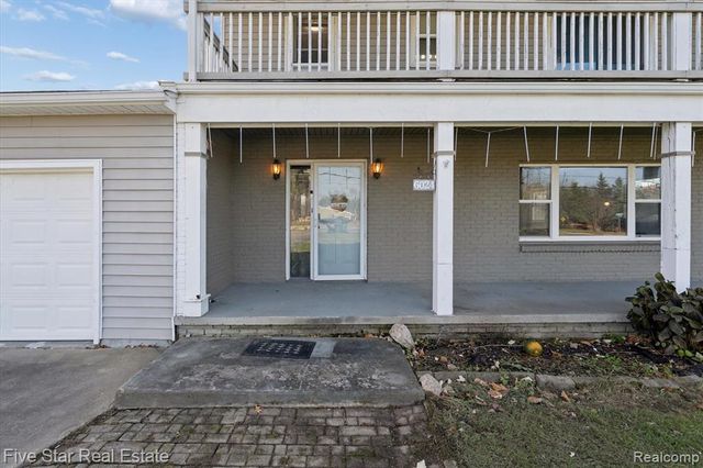 6024 E Holly Road, Holly, MI 48442