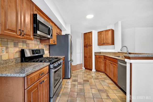 3252 Cypress Court, South Brunswick, NJ 08852