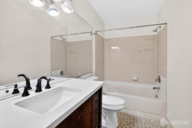 3252 Cypress Court, South Brunswick, NJ 08852