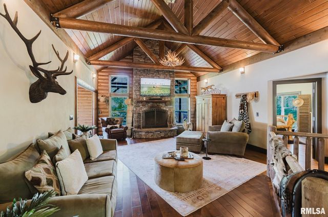 3525 Parrish Ridge Lane, Goreville, IL 62939