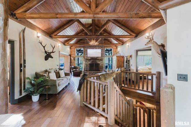 3525 Parrish Ridge Lane, Goreville, IL 62939