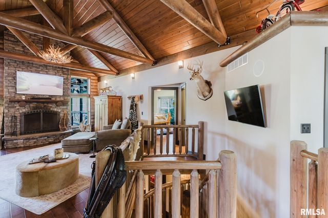 3525 Parrish Ridge Lane, Goreville, IL 62939