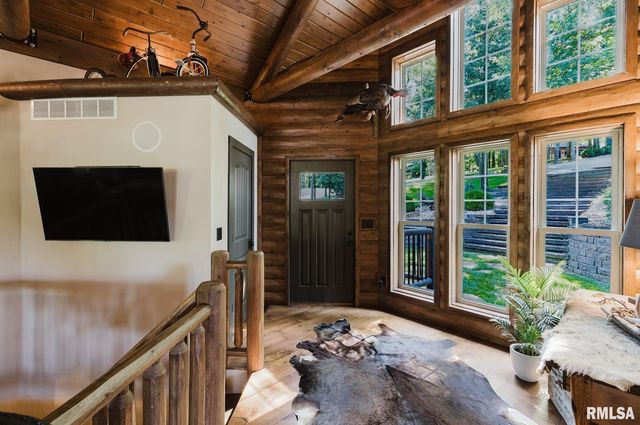 3525 Parrish Ridge Lane, Goreville, IL 62939