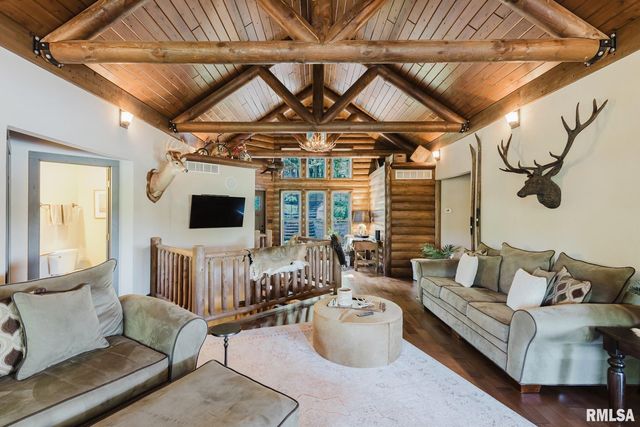 3525 Parrish Ridge Lane, Goreville, IL 62939