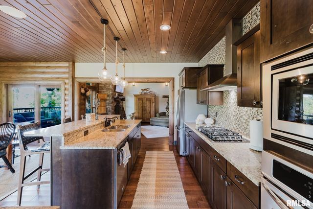 3525 Parrish Ridge Lane, Goreville, IL 62939