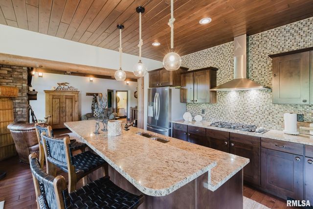 3525 Parrish Ridge Lane, Goreville, IL 62939