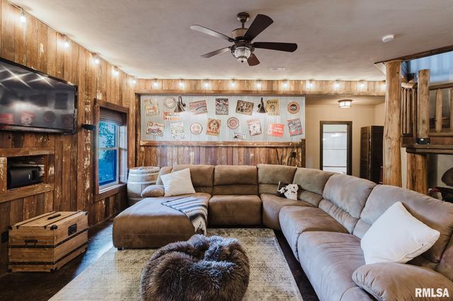 3525 Parrish Ridge Lane, Goreville, IL 62939