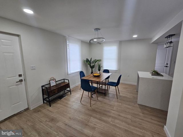 1404 ROANOKE RD, Camden, NJ 08104