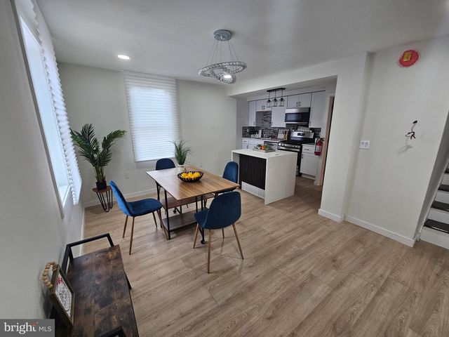 1404 ROANOKE RD, Camden, NJ 08104