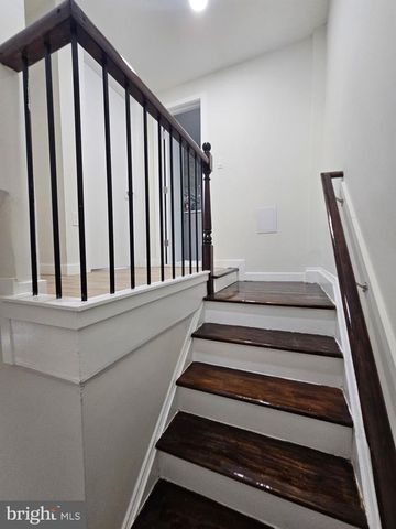 1404 ROANOKE RD, Camden, NJ 08104