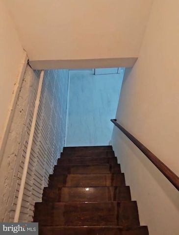 1404 ROANOKE RD, Camden, NJ 08104