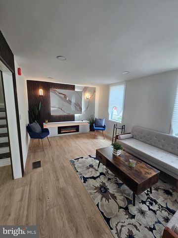 1404 ROANOKE RD, Camden, NJ 08104
