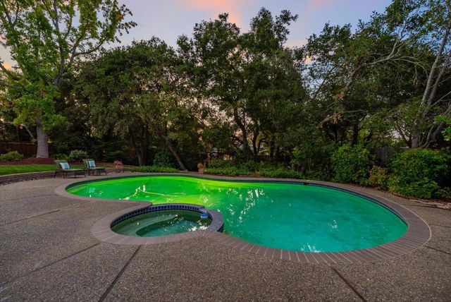 19201 Harleigh Drive, Saratoga, CA 95070