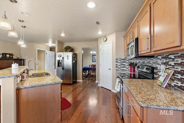 3125 S Jupiter Ave, Boise, ID 83709