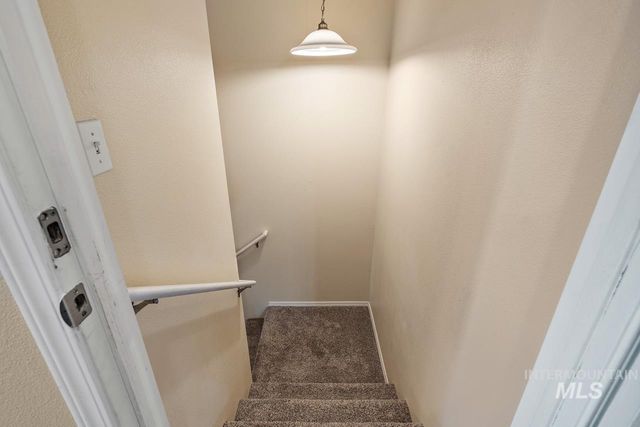 3125 S Jupiter Ave, Boise, ID 83709