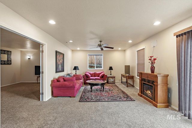 3125 S Jupiter Ave, Boise, ID 83709
