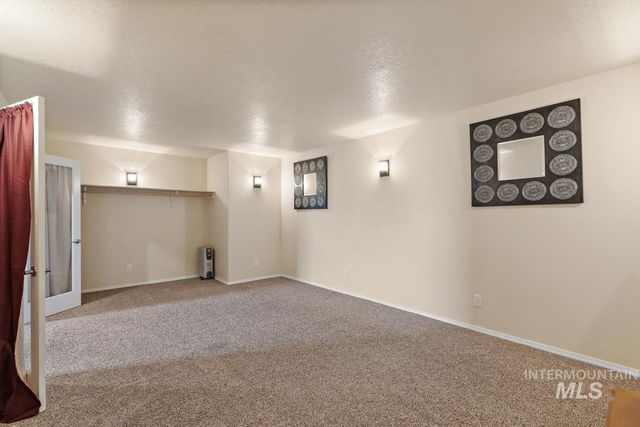 3125 S Jupiter Ave, Boise, ID 83709