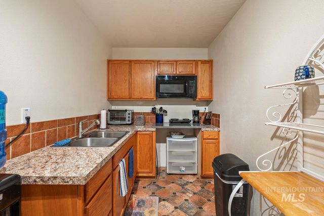 3125 S Jupiter Ave, Boise, ID 83709
