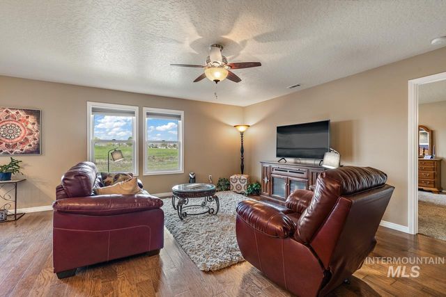 3125 S Jupiter Ave, Boise, ID 83709