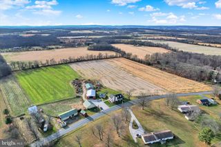 2894 OXFORD RD, New Oxford, PA 17350