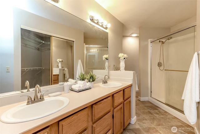 27513 SE 140th Avenue SE, Kent, WA 98042