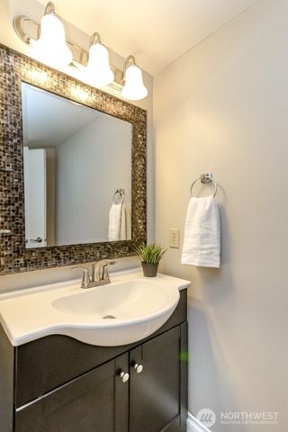 27513 SE 140th Avenue SE, Kent, WA 98042