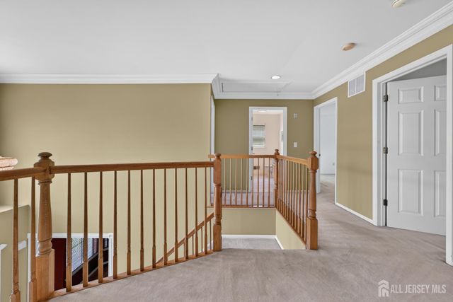 10 Whispering Pines Way, Piscataway, NJ 08854