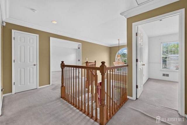 10 Whispering Pines Way, Piscataway, NJ 08854