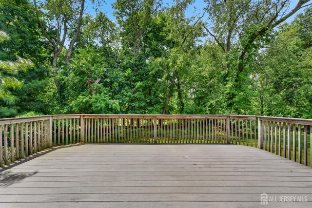 10 Whispering Pines Way, Piscataway, NJ 08854