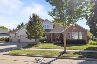 217 E WENTWORTH LANE, Appleton, WI 54913