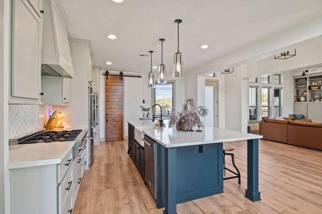 15811 Bayou Oaks Drive, Danbury, TX 77534